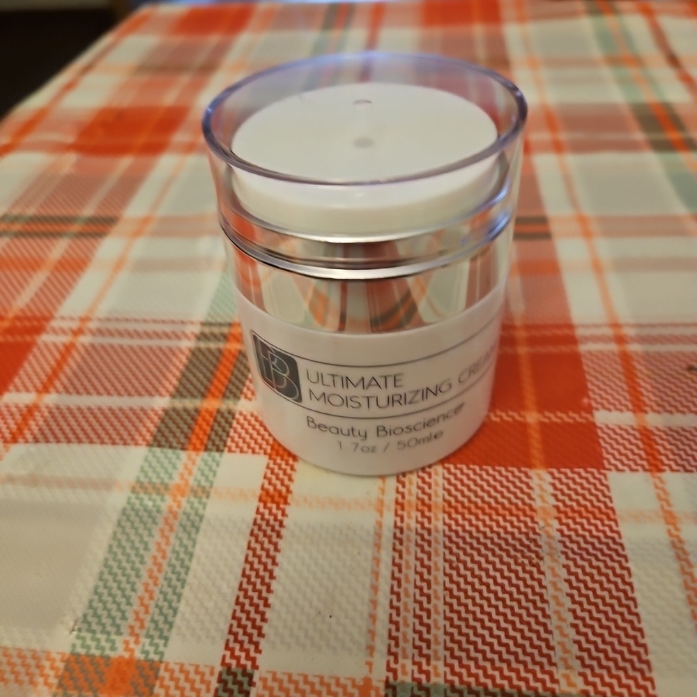 Beauty Bioscience Ultimate Moisturizing Cream - White